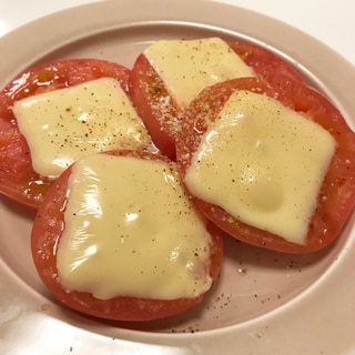 トマトのペッパーチーズ焼き